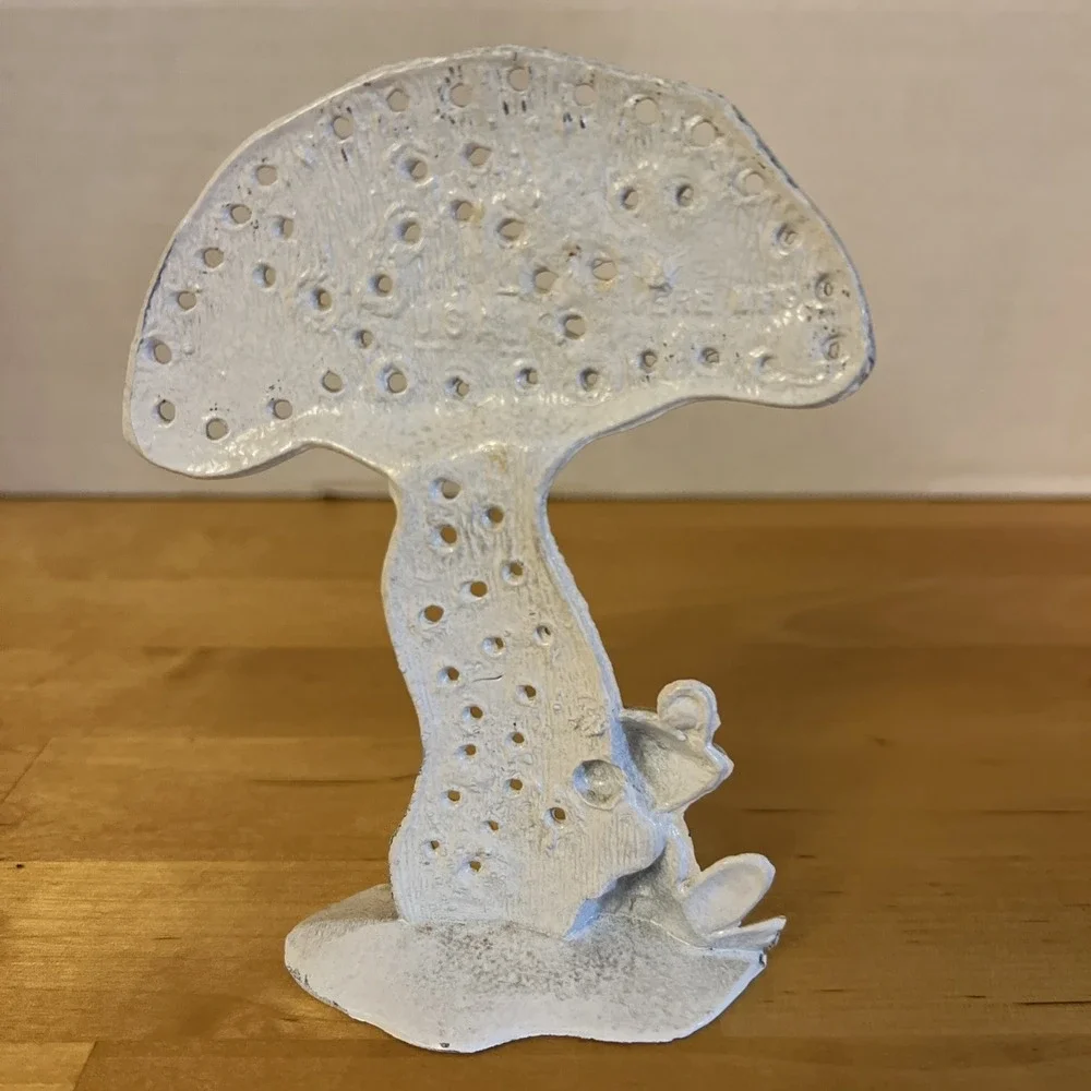Vintage Revere Enamel Metal Earring Holder Green Tree Frog Mushroom Toadstool